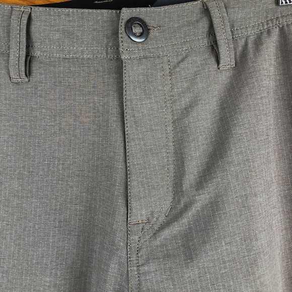 Volcom Tan Coastal Beachy Surf & Turf 2 Way Stretch Shorts Athletic Comfy - Picture 4 of 15